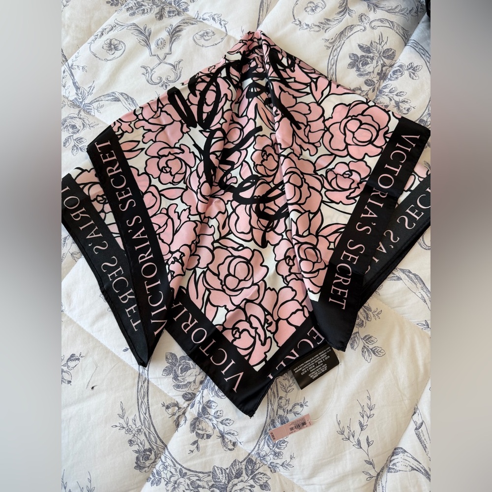 Victoria's Secret Pink Rose Logo Satin Scarf (6)